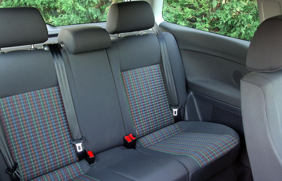  Volkswagen Polo 2005 года  (фото 2 из 16)